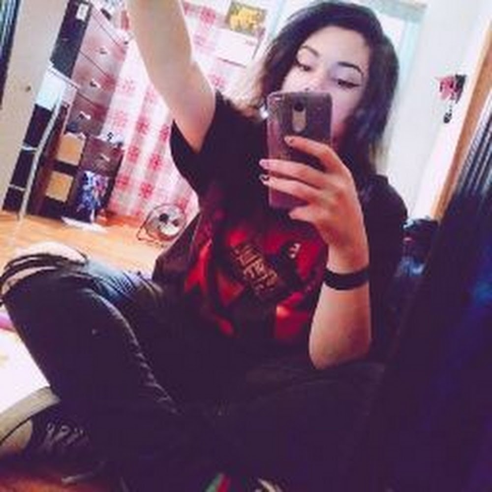 Meet your Posher, Mina